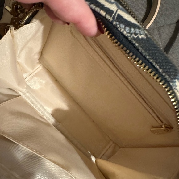 Spartina 449 Beryl Crossbody Oyster Factory - Picture 7 of 8